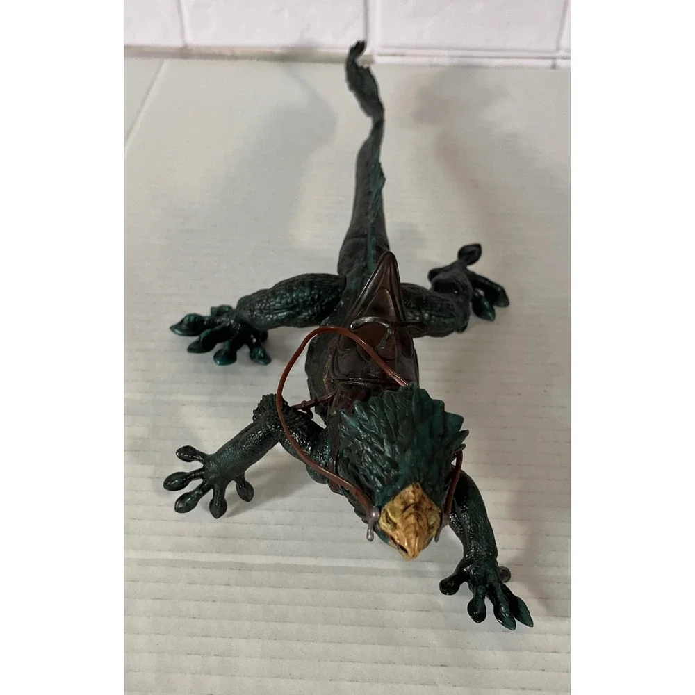 Hasbro Star Wars Boga Varactyl Figure Unisex OS Green Revenge of the Sith 2005